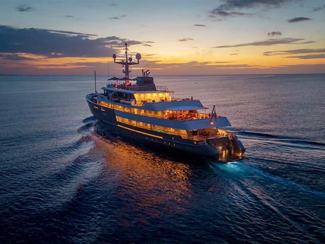 Cruzeiro aqua expeditions navio mar
